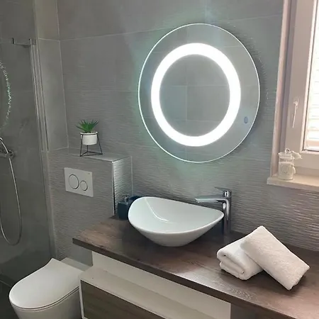 Moon Apartment *
