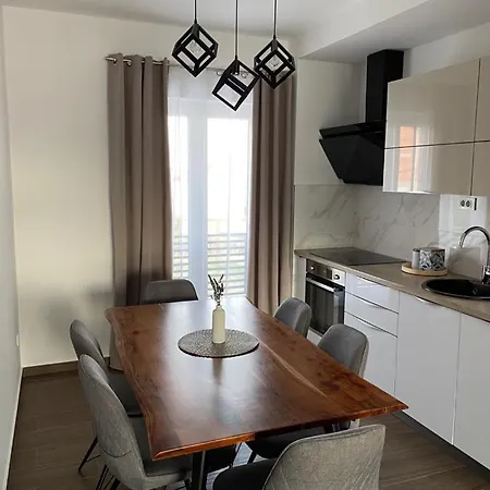 Moon Apartment *