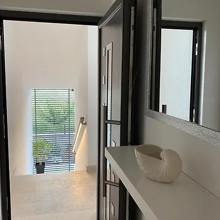 Moon Apartment *